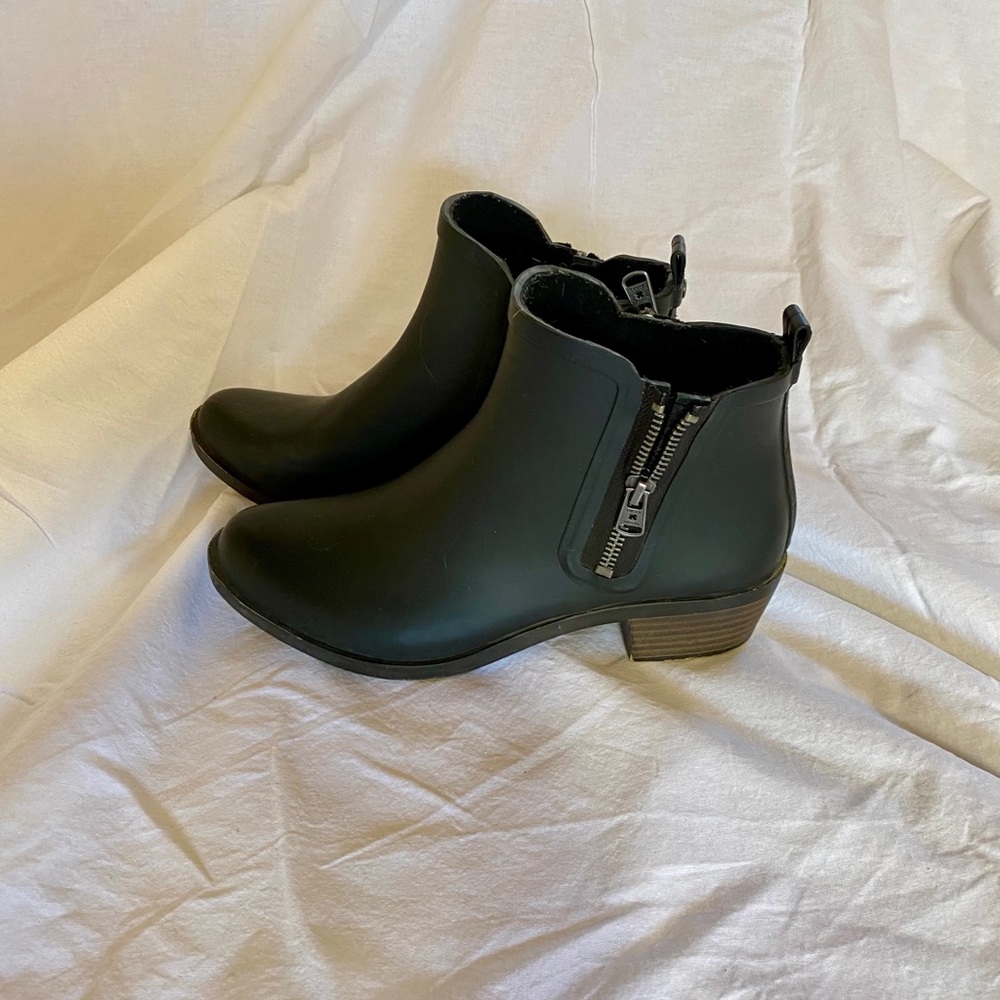 Lucky brand women’s rain boots